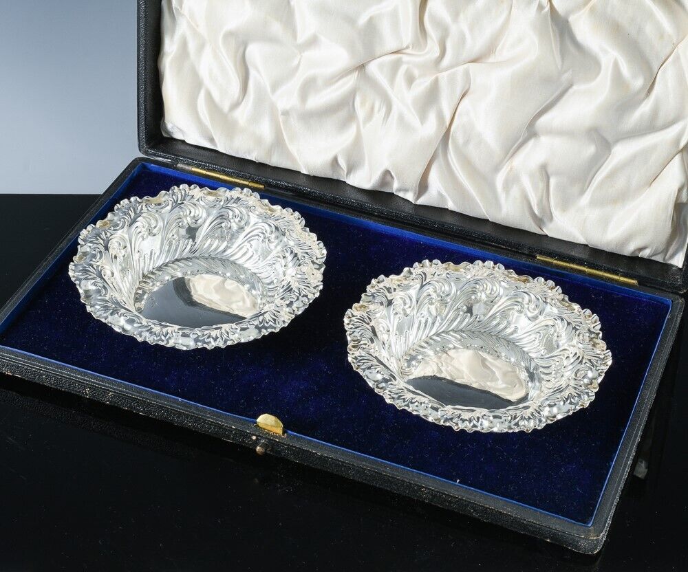Beautiful Cased Pair 1902 Art Nouveau Repousse Sterling Silver Serving Bowls N/r