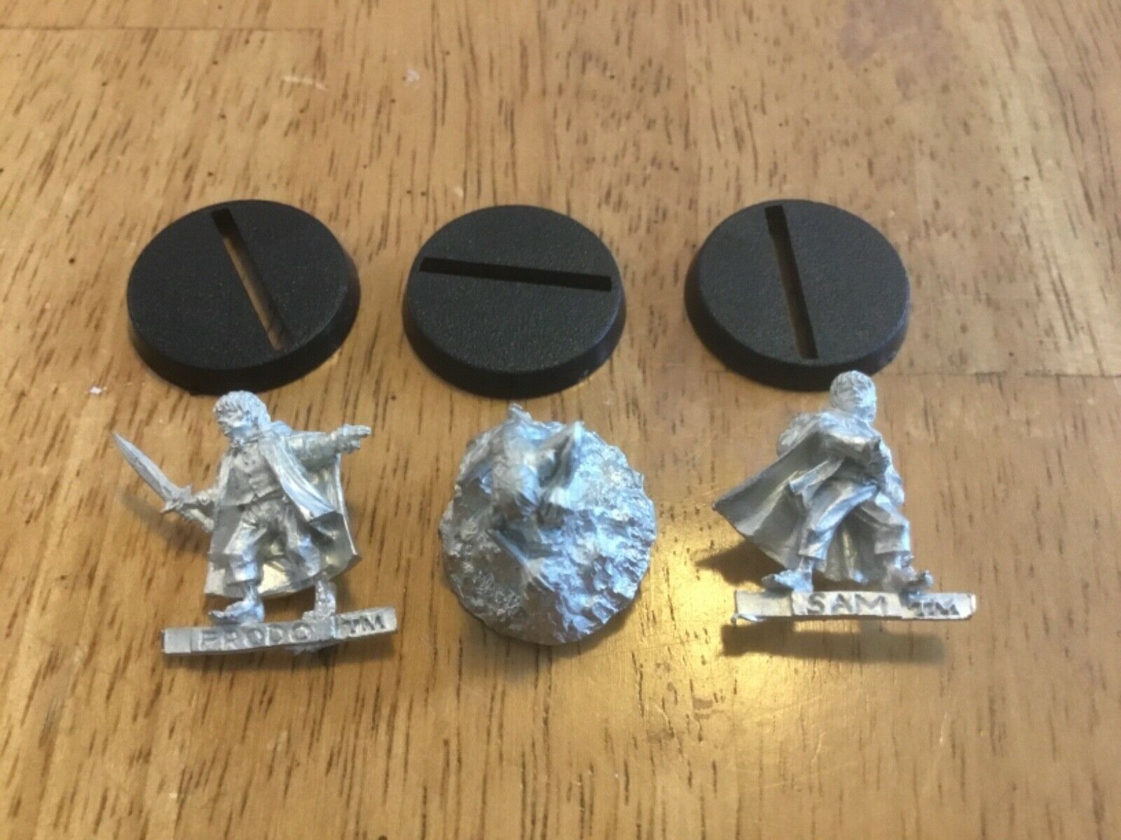 Frodo, Sam And Gollum On Small Rock Gw Lord Of The Rings Miniatures