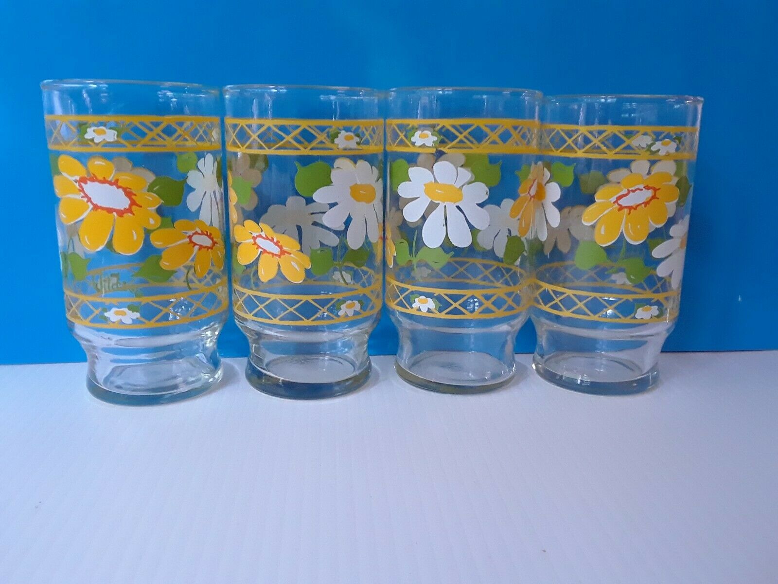 Set Of 4 Vintage Hildi Anchor Hocking Daisy Flower Tumblers Glasses Mid Century