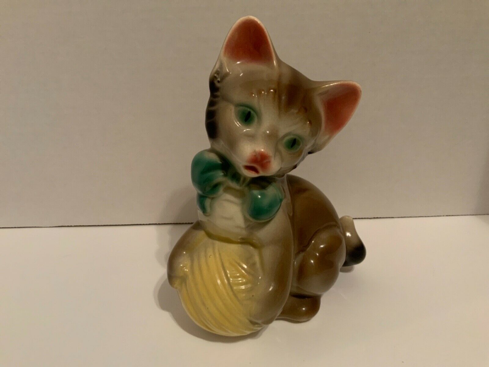 Royal Copely 1950's Vintage Kitten/cat With Green Bow Playing W/yarn 7" Figurine